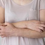 Surto de sarna humana em Minas? SES divulga nota sobre situação e faz orientações