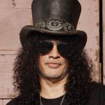 Slash, guitarrista do Guns N’ Roses, anuncia show em BH