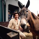 Êta Mundo Melhor: Sergio Guizé revela bastidores com burro Policarpo