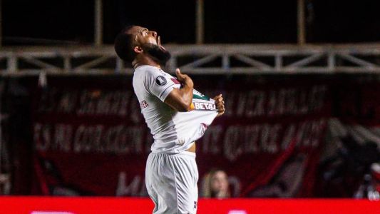 Smuel Xavier celebra o gol marcado em Buenos Aires
