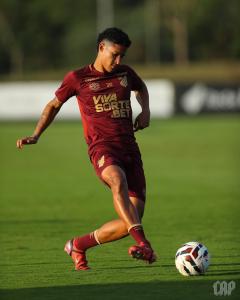 Tevis em treinamento no Athletico-PR