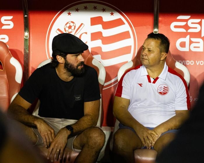 Alisson Becker (esq) antes de jogo do Náutico, pela Série C