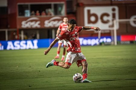 Vila Nova enfrentou o Operário nesta sexta-feira (11)