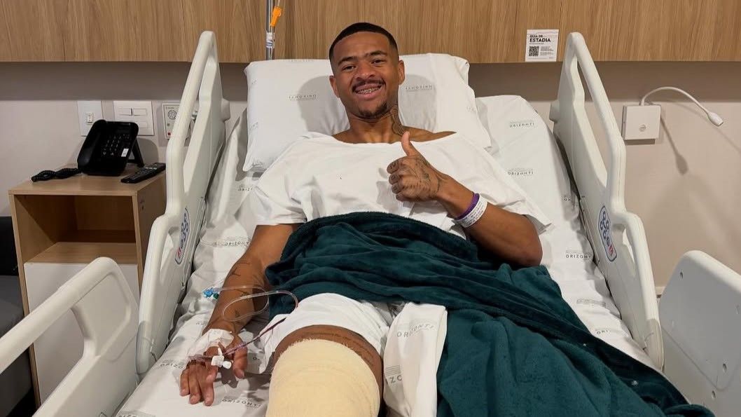 Jogador emprestado pelo Cruzeiro a clube europeu passa por cirurgia e recebe apoio