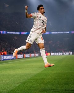 Luis Díaz em partida pelo Bayern de Munique