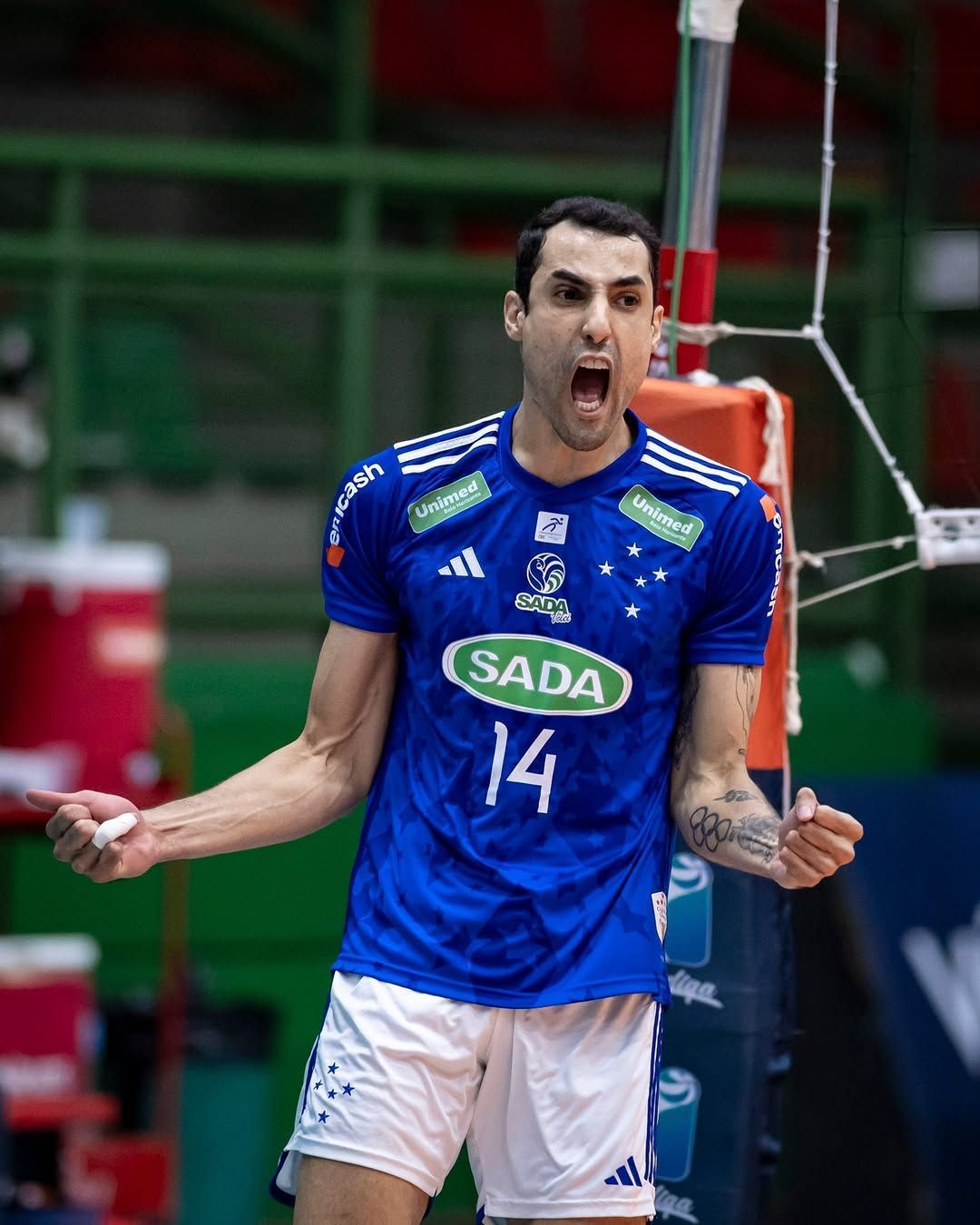 Líder, Sada Cruzeiro vence Blumenau e rebaixa adversário na Superliga Masculina