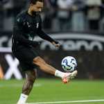 Memphis exibe tornozelo inchado e vira dúvida no Corinthians para a Copa Sul-Americana