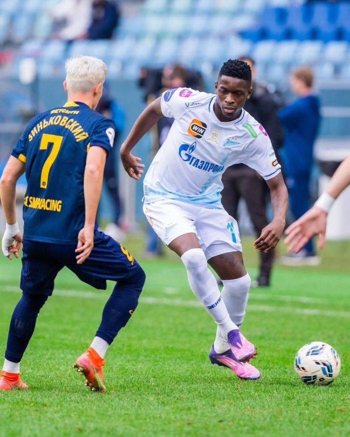 Luiz Henrique em partida pelo Zenit