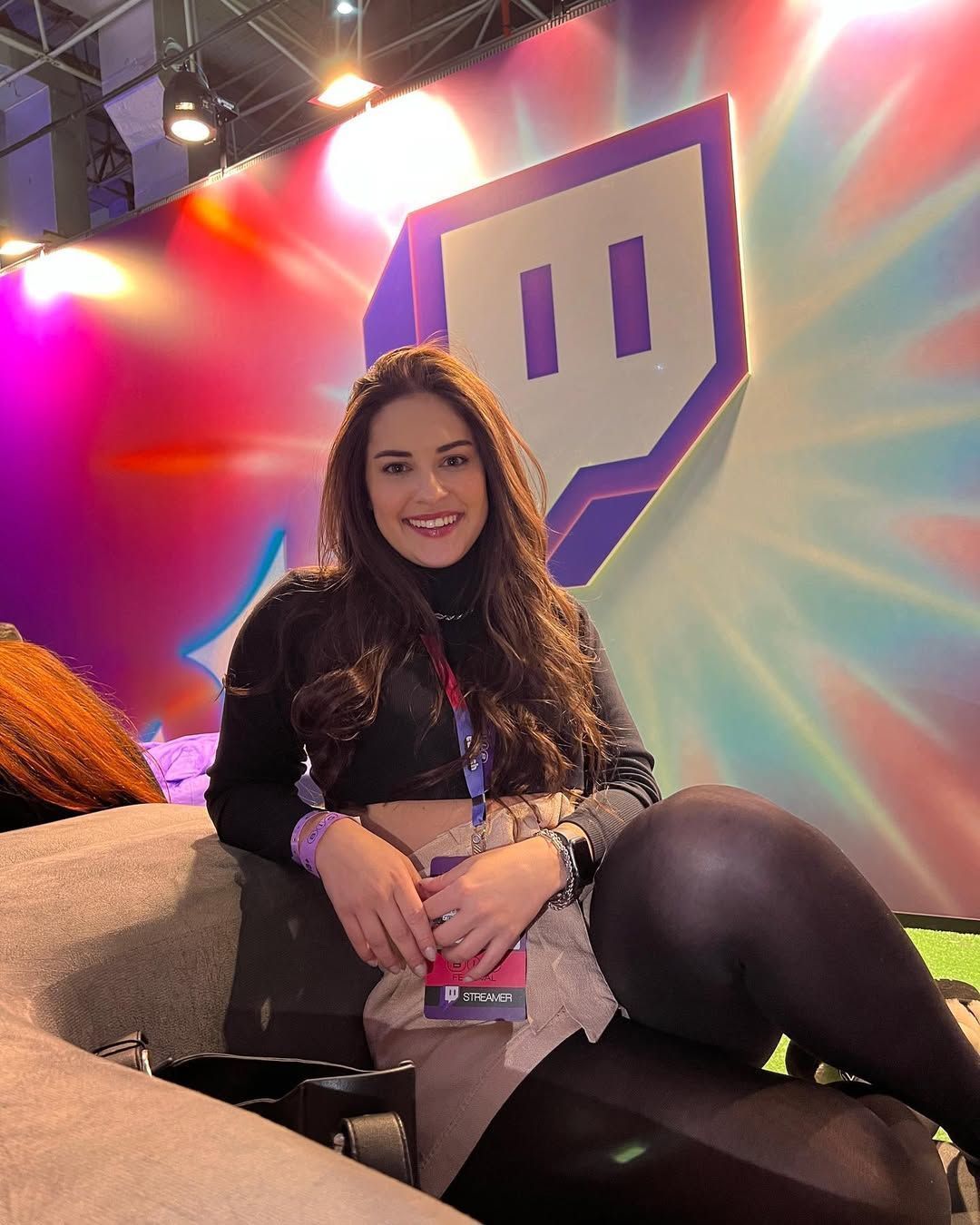 Quem é Beatriz Bottino? Nova namorada de Gaules faz sucesso com lives 'IRL'