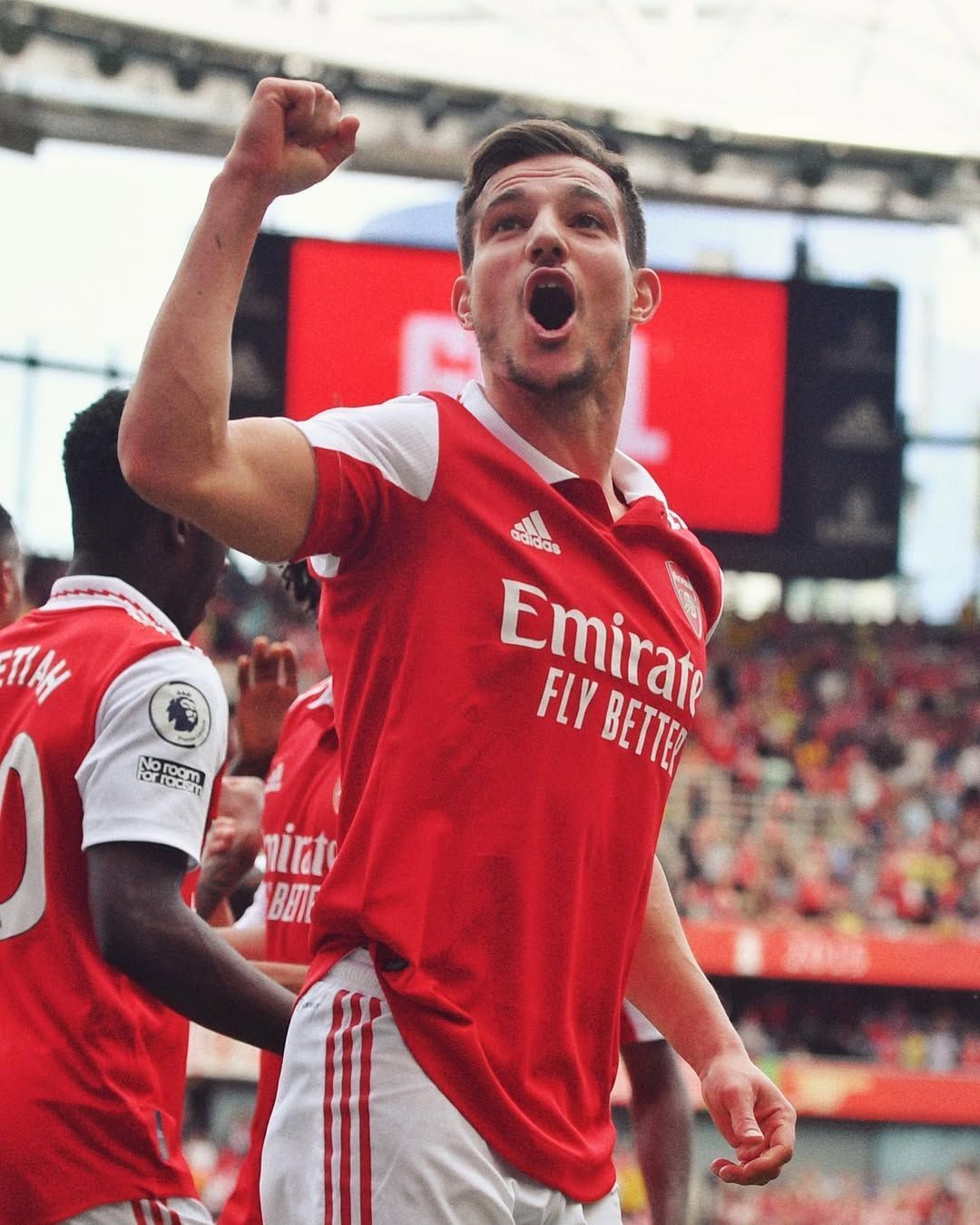 Presidente do São Paulo admite possibilidade de contratar lateral ex-Arsenal