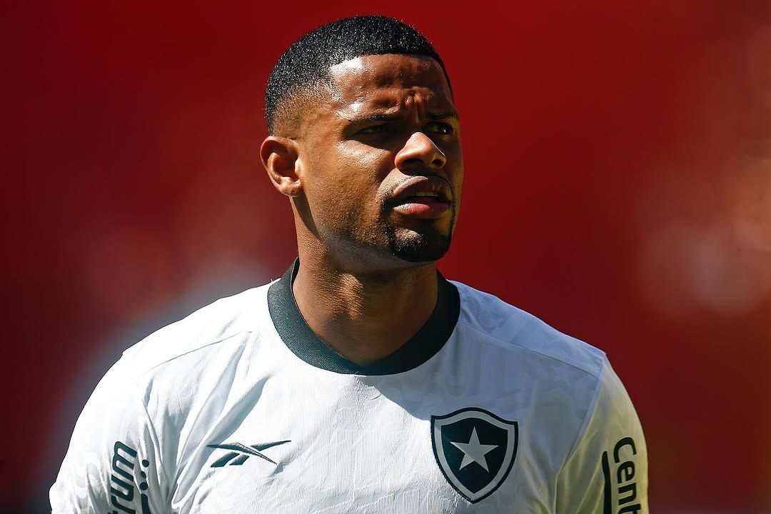 Após acordo entre Atlético e Botafogo, Júnior Santos é liberado para assinar contrato