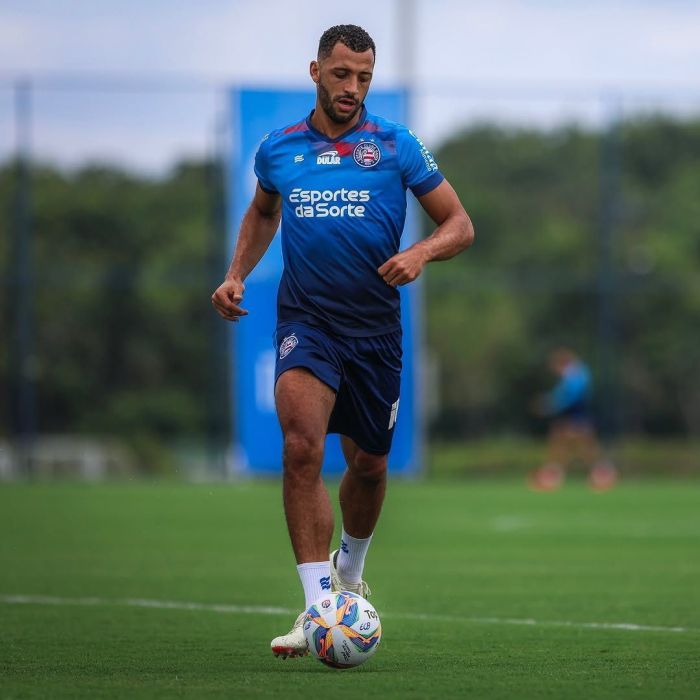 Vitor Hugo em treinamento pelo Bahia