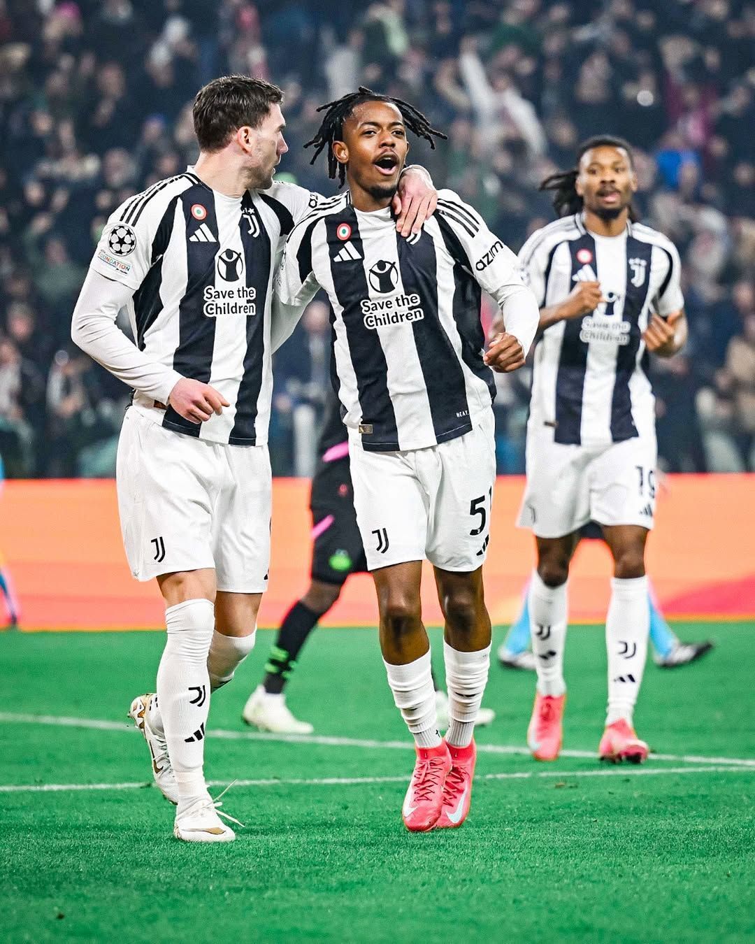 Juventus vence PSV e dá primeiro passo para classificação na Champions
