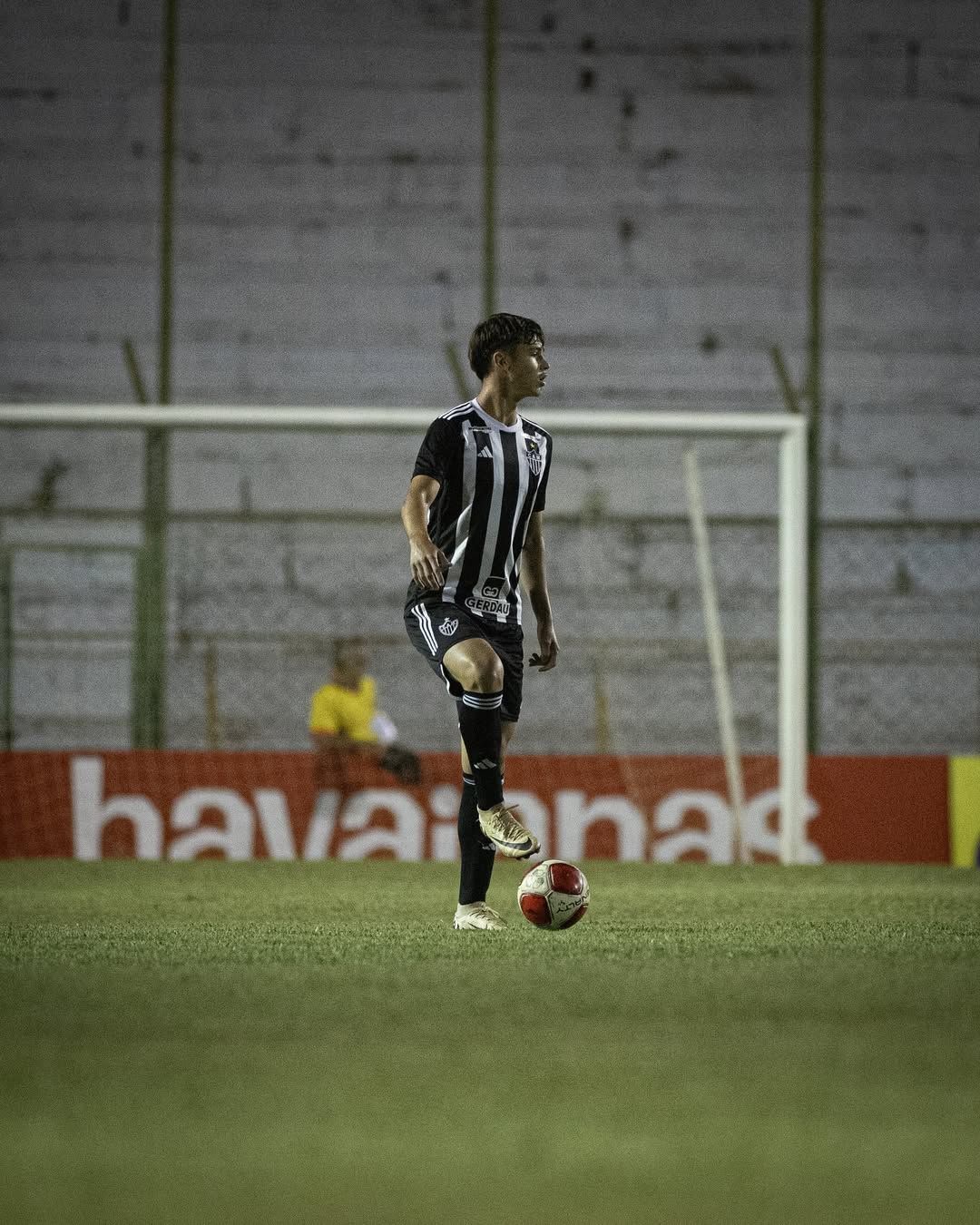 Após convocação, jovem do Atlético assina contrato com gigante fornecedora esportiva