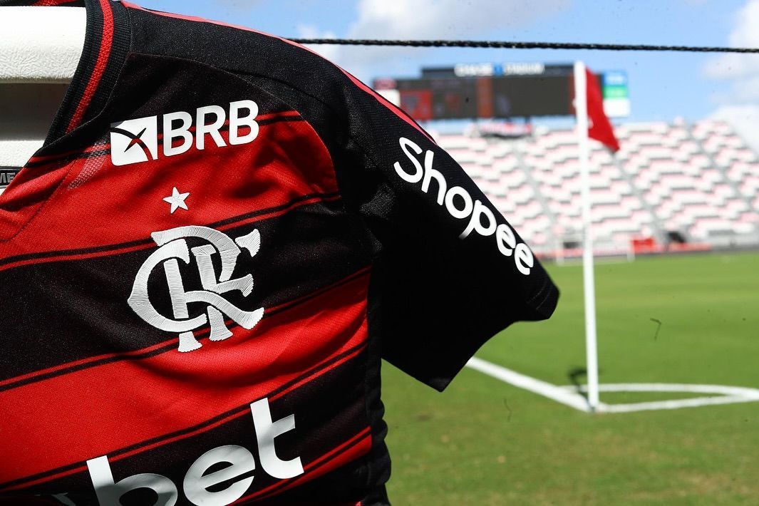 Flamengo divulga novo uniforme da temporada 2025; veja