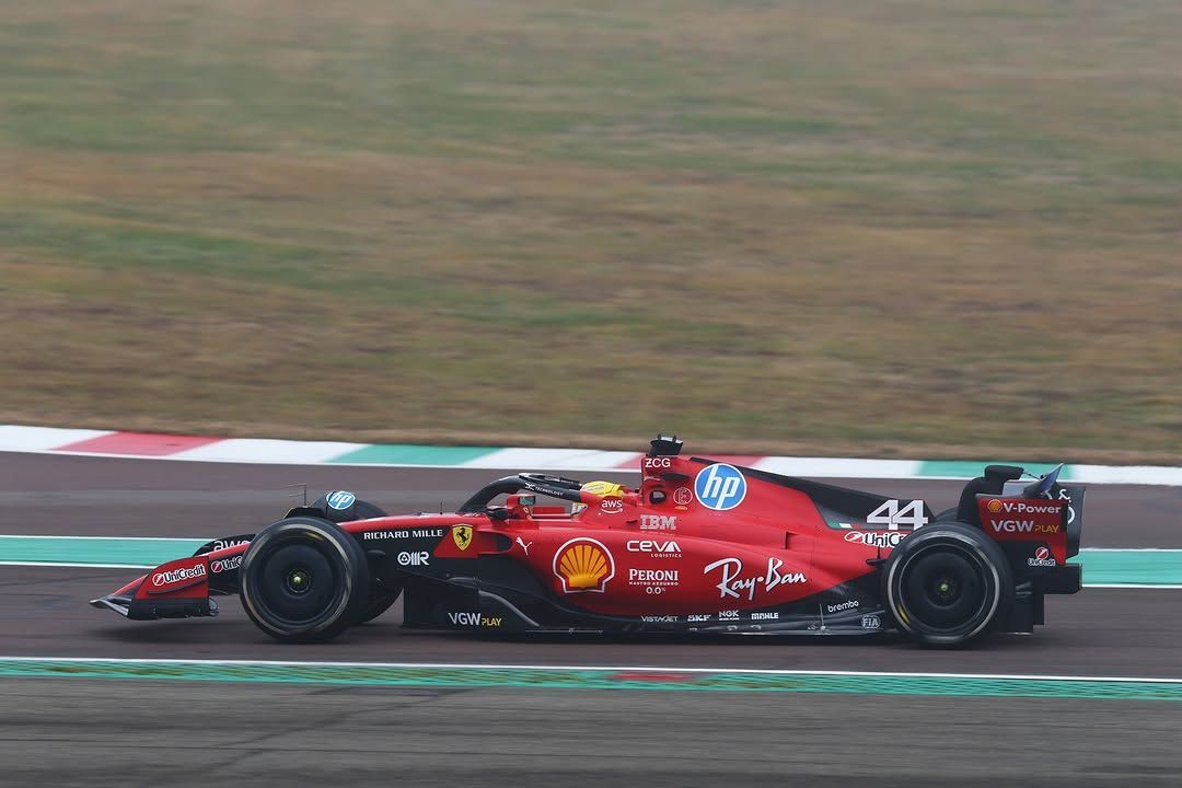 Fórmula 1: Hamilton compartilha novidade e pilota Ferrari pela primeira vez