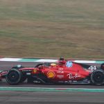 Fórmula 1: Hamilton compartilha novidade e pilota Ferrari pela primeira vez