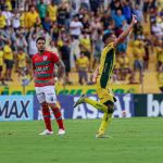 Ex-Atlético faz gol contra, Muralha comete falha bizarra, e Mirassol vence Portuguesa