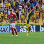 Ex-Atlético faz gol contra, Muralha comete falha bizarra, e Mirassol vence Portuguesa