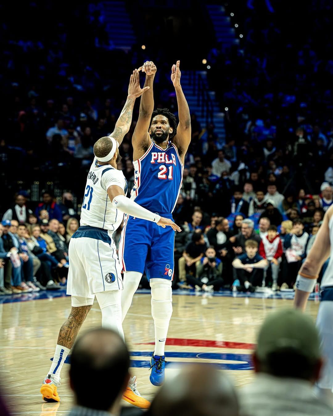 Ex-MVP da NBA lesiona joelho e está fora da temporada