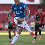 Ex-Atlético, Vargas marca primeiro gol por novo clube em vitória no Uruguai
