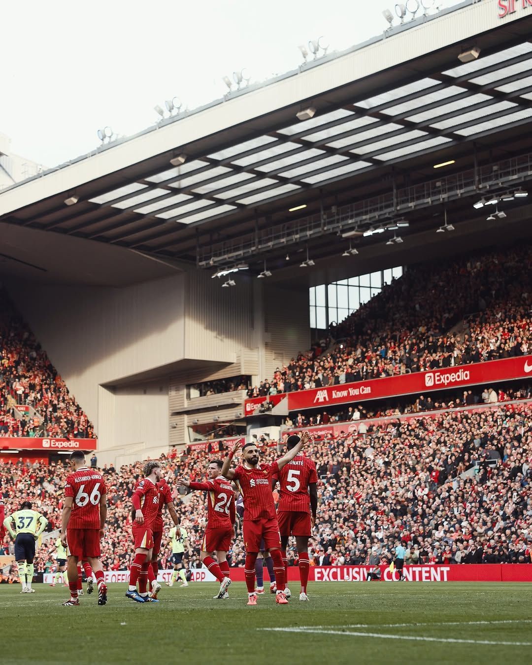 Salah faz dois, Liverpool vira sobre Southampton e dispara na ponta do Inglês