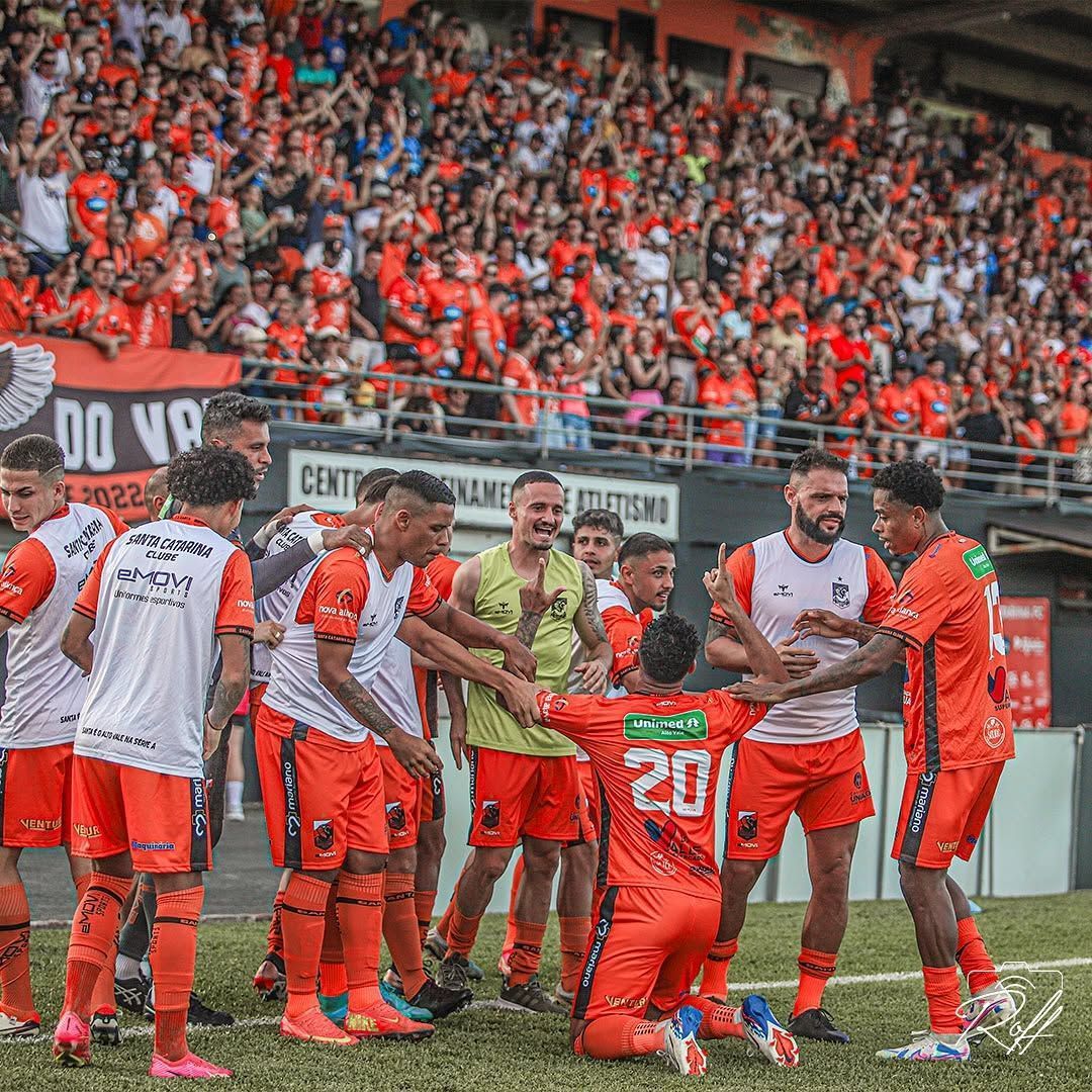 Santa Catarina vence Marcílio Dias, vai à semi do Catarinense e se garante na Série D