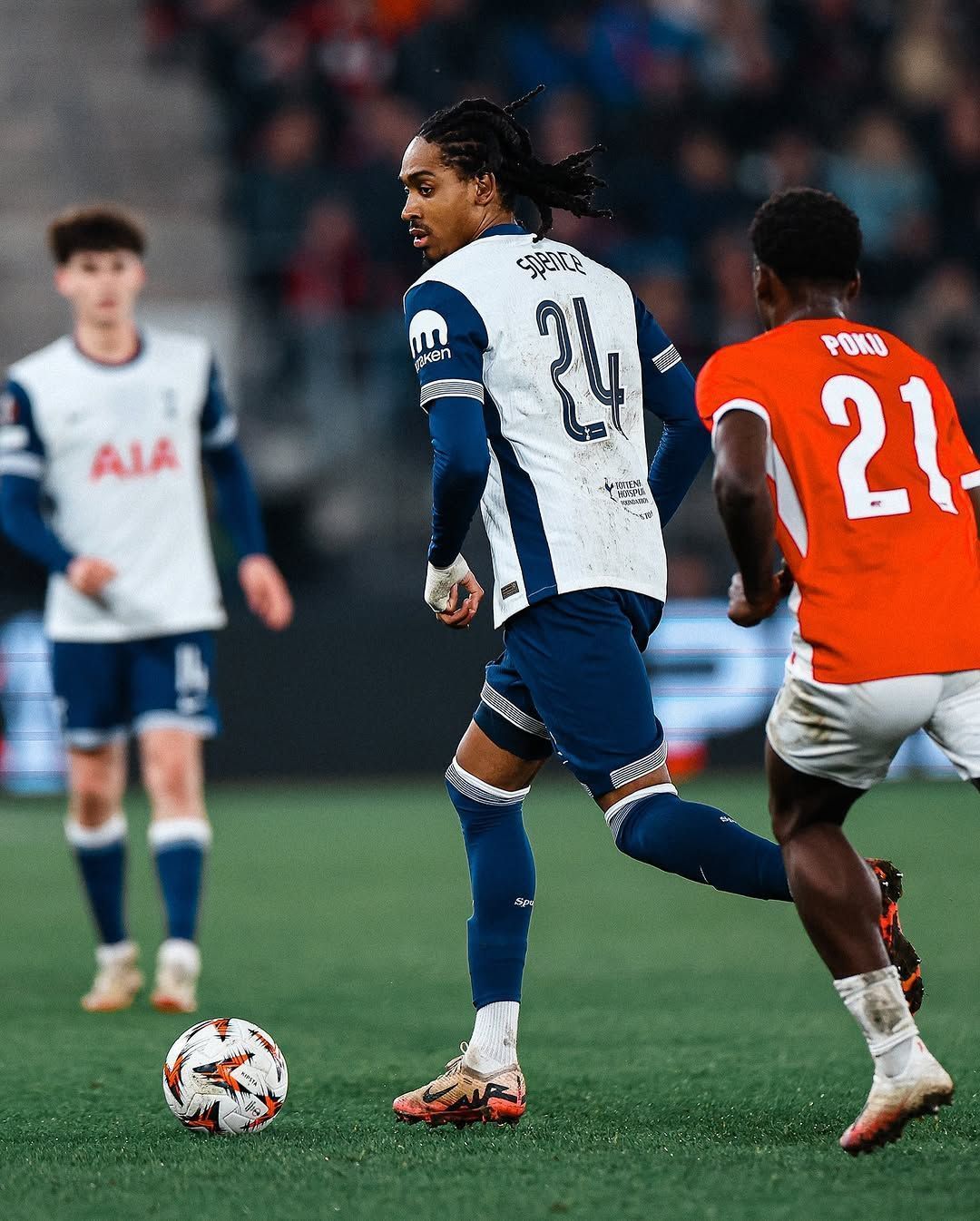 Tottenham sofre derrota e sai em desvantagem nas oitavas da Liga Europa