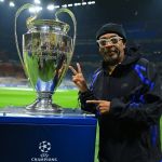 Diretor de cinema vencedor do Oscar assiste a jogo da Inter no San Siro