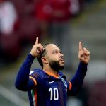 Memphis marca, Holanda empata com Polônia e encaminha vaga direta na Copa