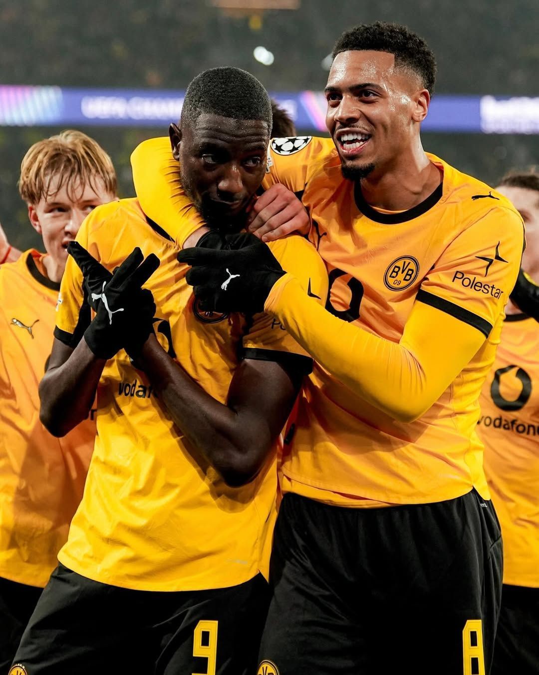 Borussia Dortmund goleia Villarreal na Alemanha e entra no G8 da Champions