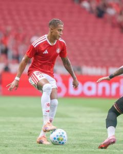 Vitinho, do Internacional, em partida no Beira Rio