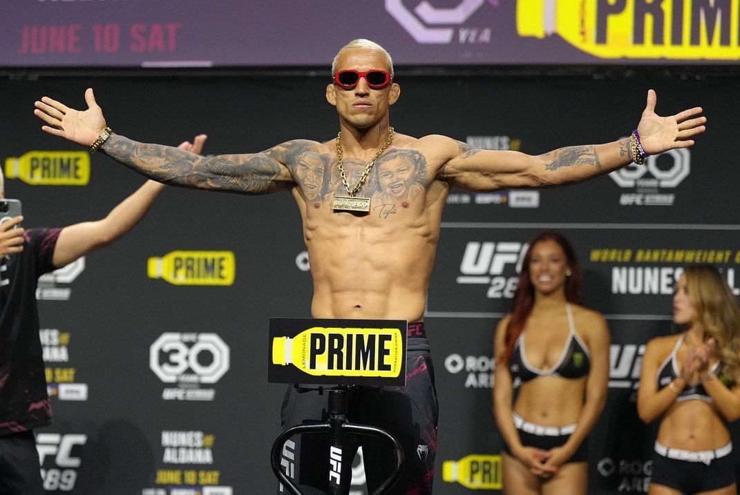 Treinador de Charles do Bronx revela 'convite' de Conor McGregor; confira