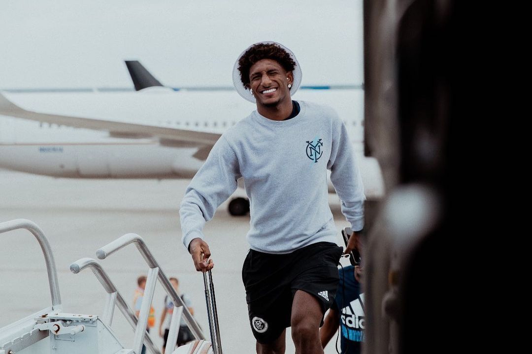 Executivo de futebol do Corinthians dá detalhes da contratação de Talles Magno