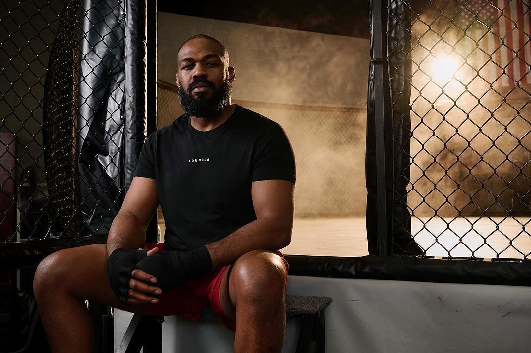 Astro do UFC, Jon Jones nega ter sido preso por ameaçar funcionária; entenda