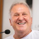 Zagueiro revela idolatria de Zico, ex-Flamengo, no Japão: 'Tipo um deus'