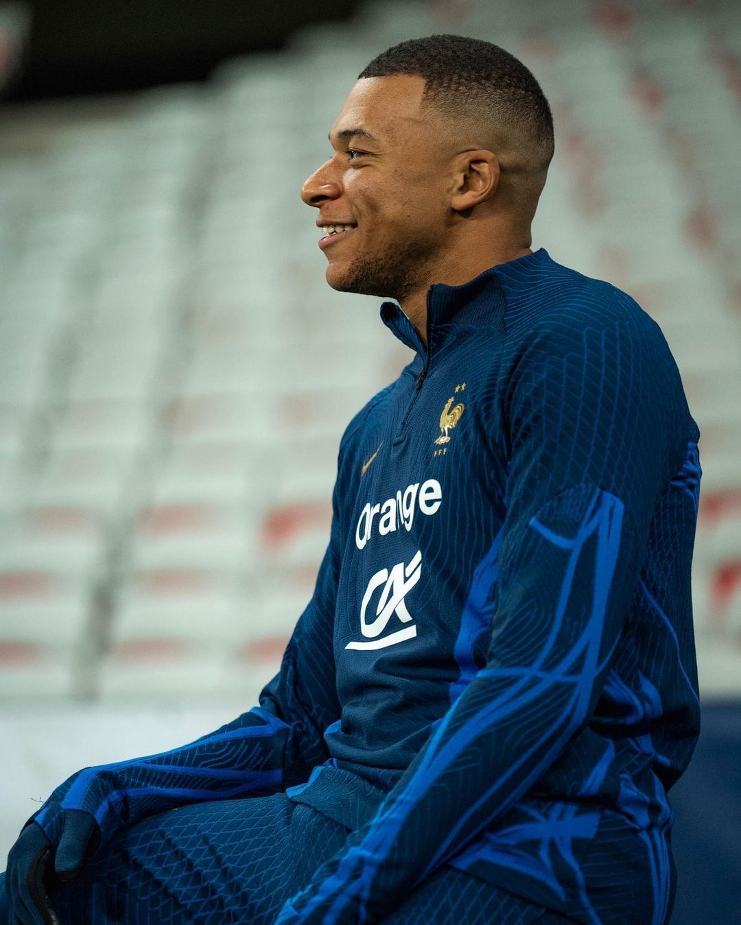 Mbappé revela data de anúncio em novo clube para o presidente da França; veja vídeo