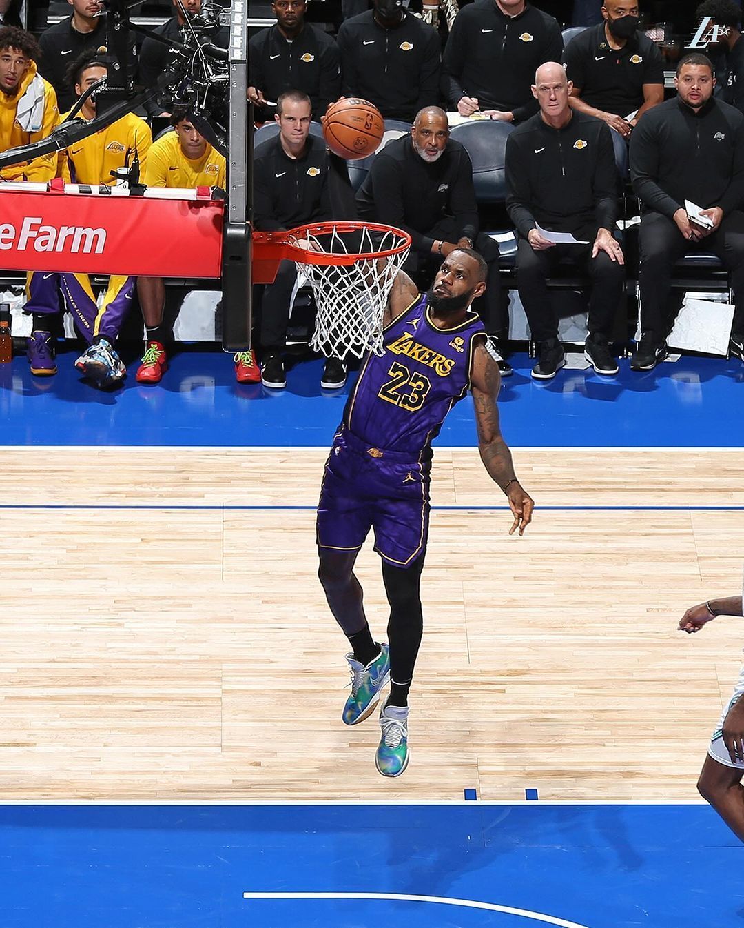 Timberwolves vencem os Lakers na NBA com polêmica em arremesso de LeBron James