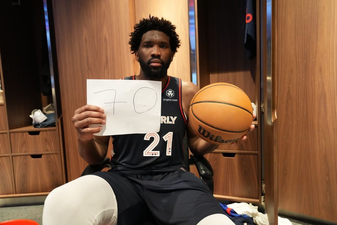 Noite histórica de Embiid o coloca em lista expressiva da NBA; veja