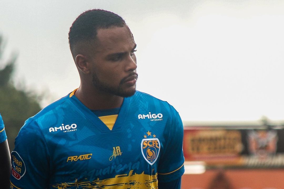 Clube atualiza quadro de saúde de volante ex-Cruzeiro após grave acidente