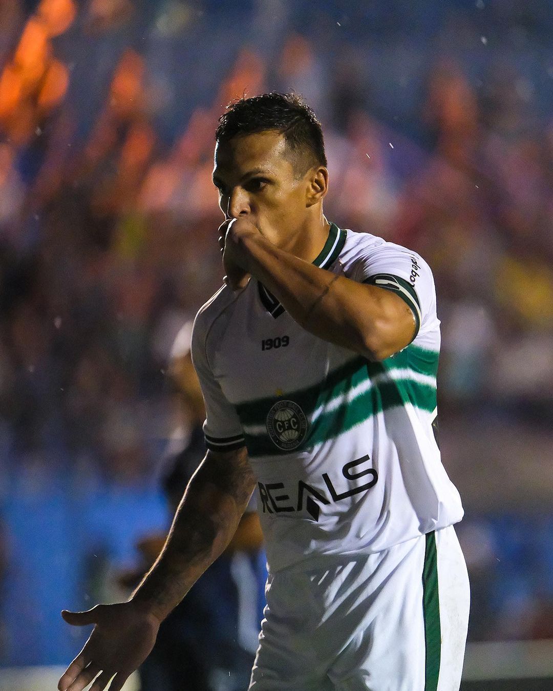 Robson marca, Coritiba vence o Cianorte e assume vice-liderança no Paranaense