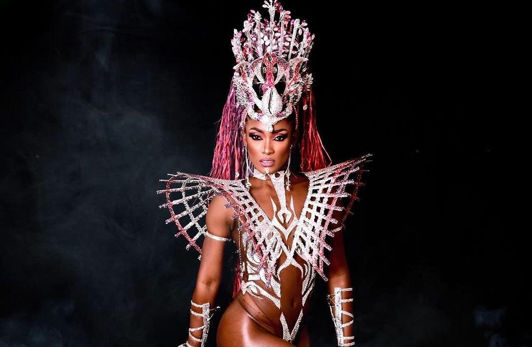 Rainha de bateria campeã do Carnaval do Rio, Erika Januza, é mineira de Contagem