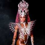 Rainha de bateria campeã do Carnaval do Rio, Erika Januza, é mineira de Contagem