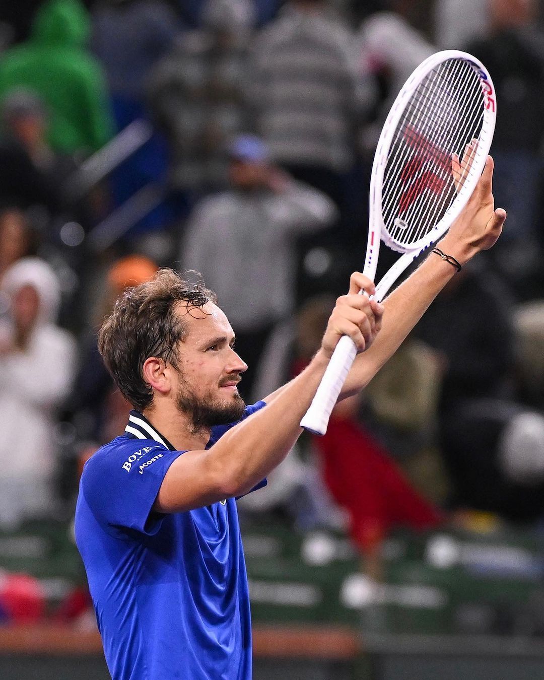 Medvedev vira após lesão de adversário e reencontra Alcaraz na final de Indian Wells