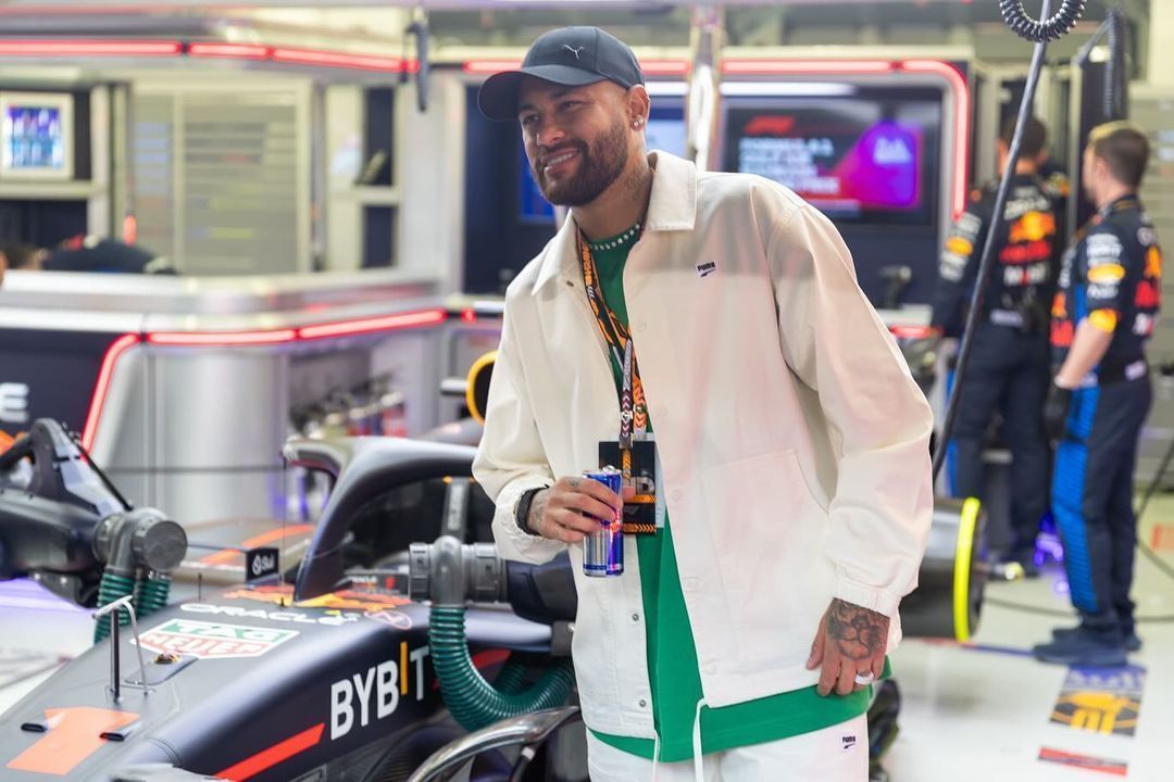 Comentarista crava que Neymar jogará em gigante brasileiro: 'Podem cobrar'