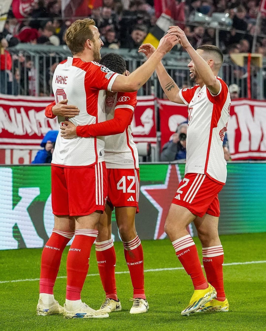 Bayern vence Lazio, reverte deslize da ida e se classifica às quartas da Champions