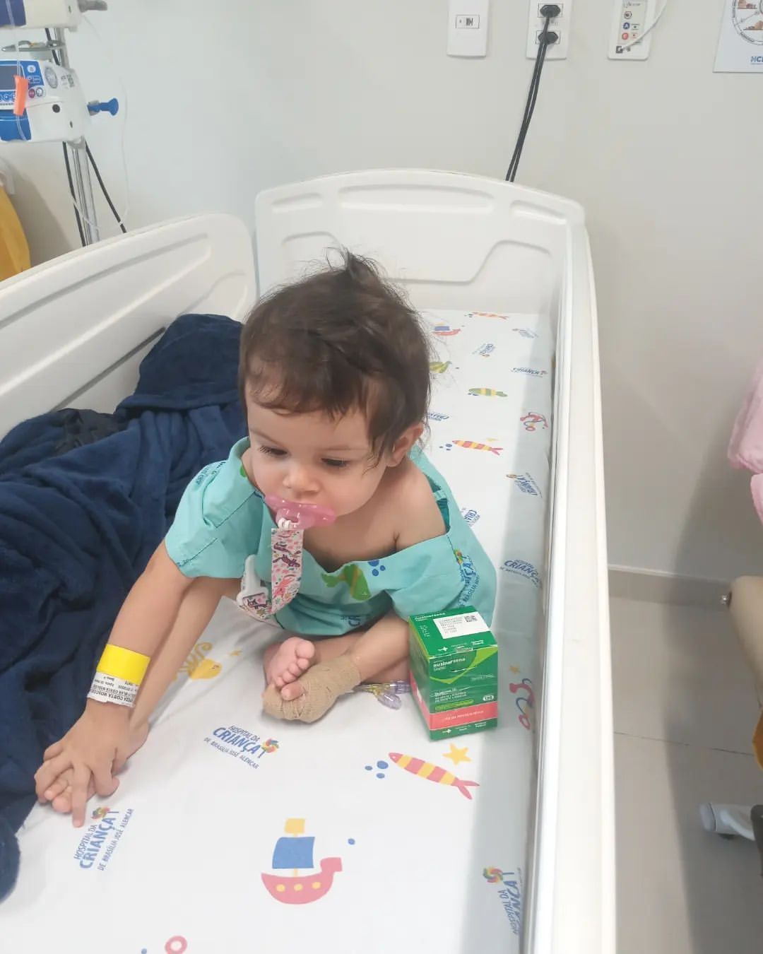 Família de criança com doença rara luta na justiça para conseguir medicamento mais caro mundo
