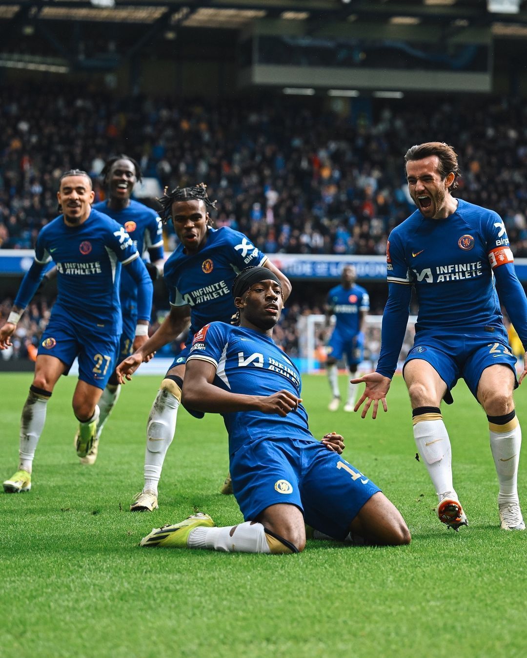 Chelsea vence Leicester com dois gols nos acréscimos e avança na Copa da Inglaterra