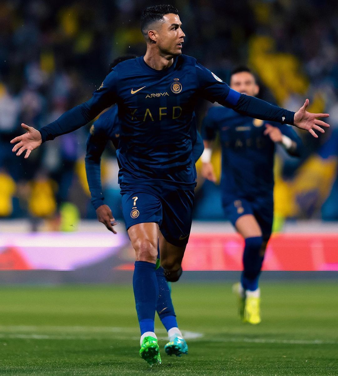 Cristiano Ronaldo dá show, faz hat-trick, e Al-Nassr goleia Abha pelo Sauditão