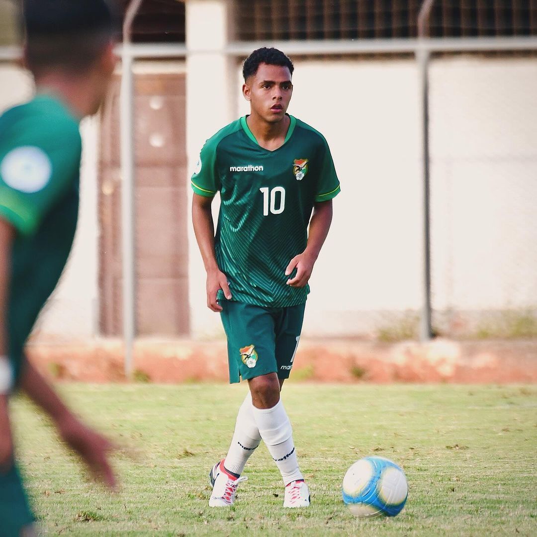 Jovem de 16 anos é cortado da Copa América por falta de visto dos pais; entenda